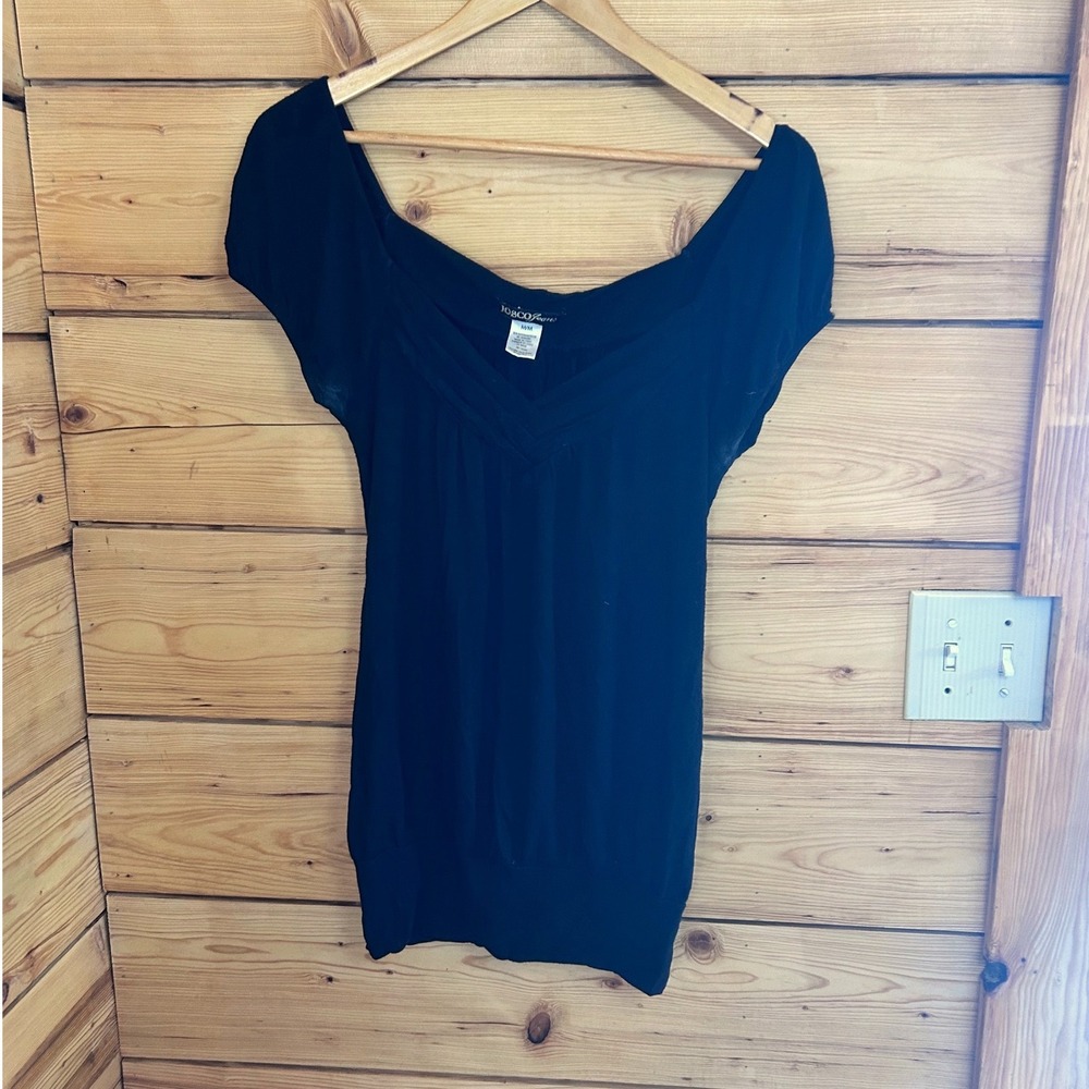Josco Jeans Black Short Sleeve Pleated V-Neck Banded‎ Hem Top Womens Size Medium